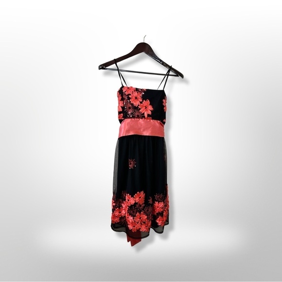 Diva Pink/Black Floral Dress w Satin Belt, Smocked Back, & Spaghetti Straps Sz S - Picture 1 of 12